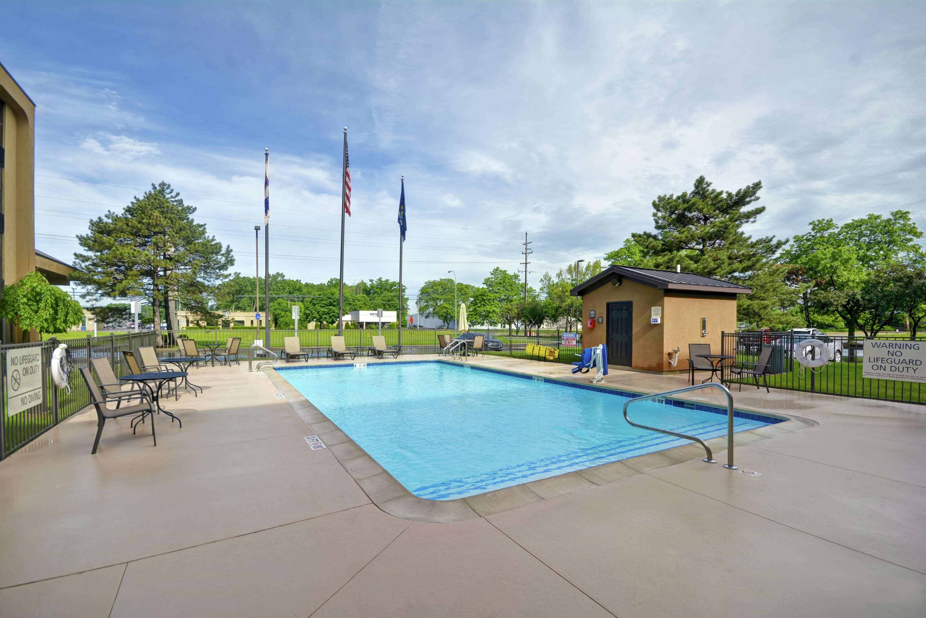 Hampton Inn Detroit Madison Heights South Troy Exteriör bild