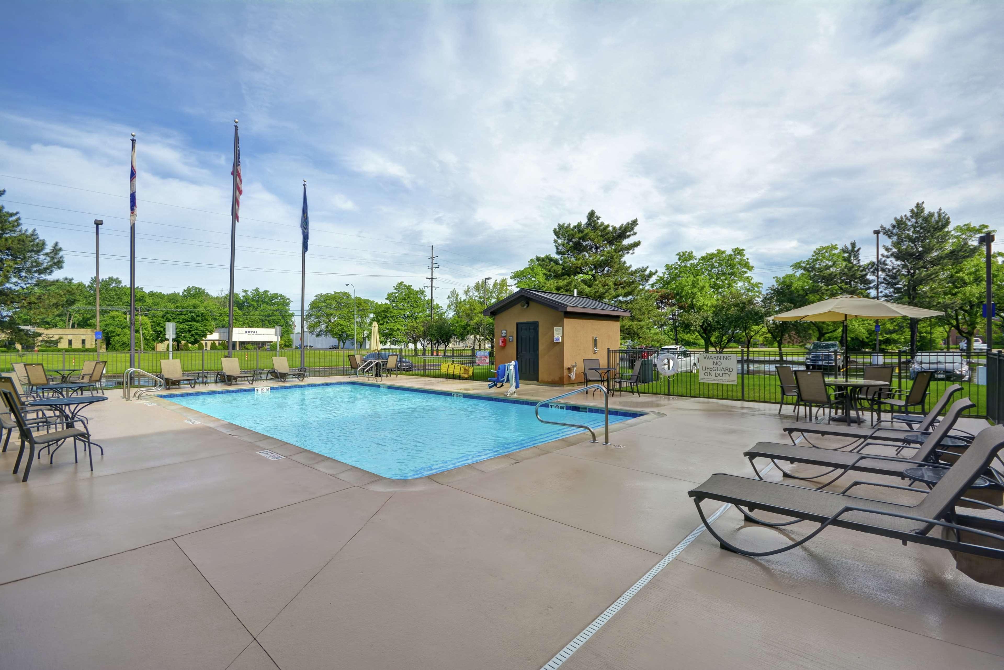 Hampton Inn Detroit Madison Heights South Troy Exteriör bild