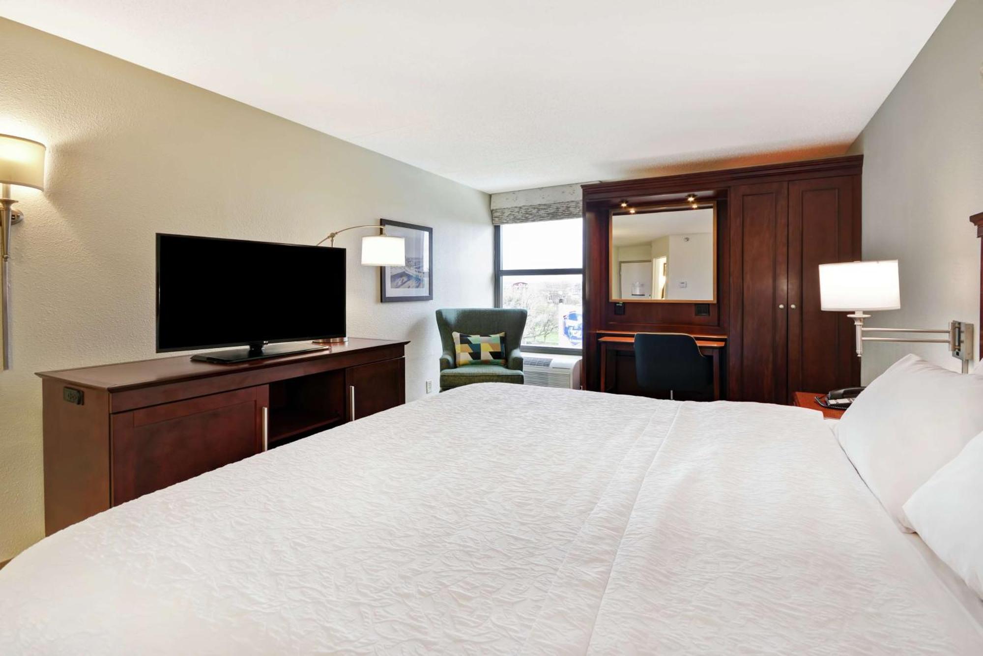 Hampton Inn Detroit Madison Heights South Troy Exteriör bild