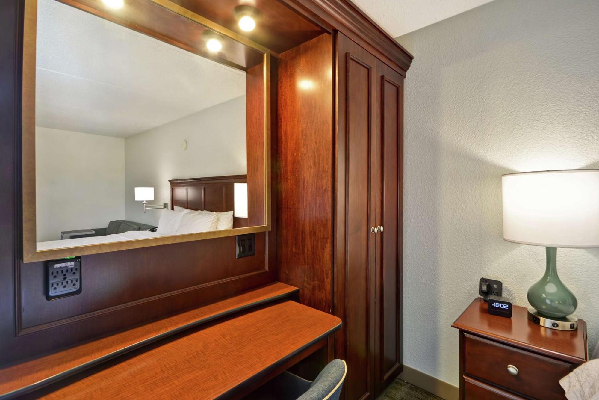 Hampton Inn Detroit Madison Heights South Troy Exteriör bild